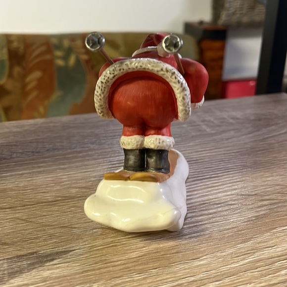 Walt Disney world Santa skiing figurine - Picture 3 of 5
